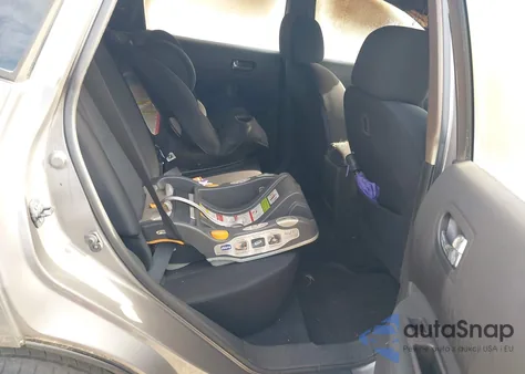 2014 Nissan Rogue Select S z USA, uszkodzony, nr VIN JN8AS5MT3EW622844